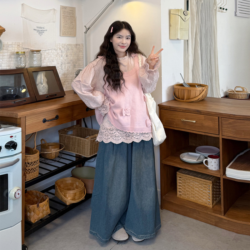 Plus Size Women's Clothing, Gentle Style Vest, Lace Trim Shirt, Pants Three-Piece Set, Autumn Loose Fit, Slimming, Slightly Chubby mm Suit Plus Size Women's Clothing, Gentle Style Vest, Lace Trim Shirt, Pants Three-Piece Set, Autumn Loose Fit, Slimming, Slightly Chubby mm Suit
