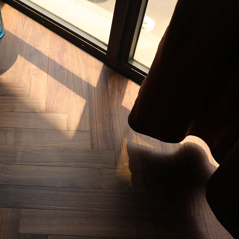 Black walnut solid wood herringbone fish bone floor geothermal heating floor bedroom modern teak factory direct sales floor