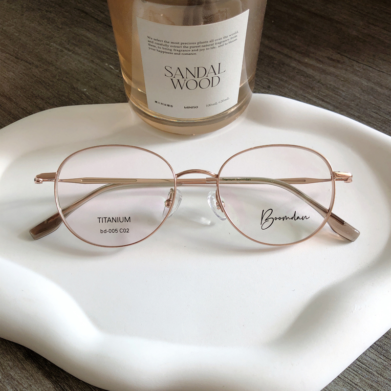 Boomdan Self-Wearing Pure Titanium Ultra-Light Eyeglass Frame Retro Trendy Oval Eyeglass Frame Can Be Fitted with Prescription Lenses for Women Boomdan Self-Wearing Pure Titanium Ultra-Light Eyeglass Frame Retro Trendy Oval Eyeglass Frame Can Be Fitted with Prescription Lenses for Women