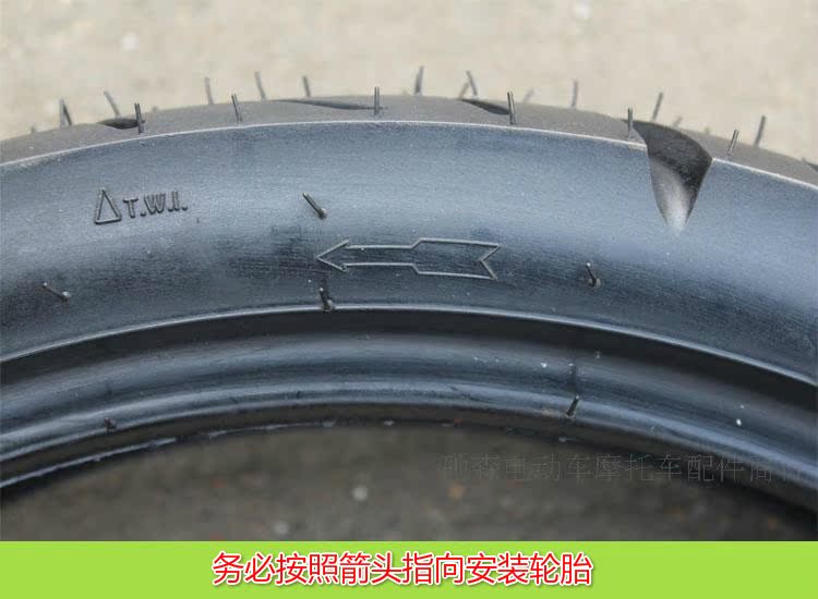 Hàng ngàn lốp xe lốp 120 / 70-17 lốp chân không 160 / 60-17 lốp chân không lốp xe máy lốp xe máy thể thao vỏ xe máy aspira