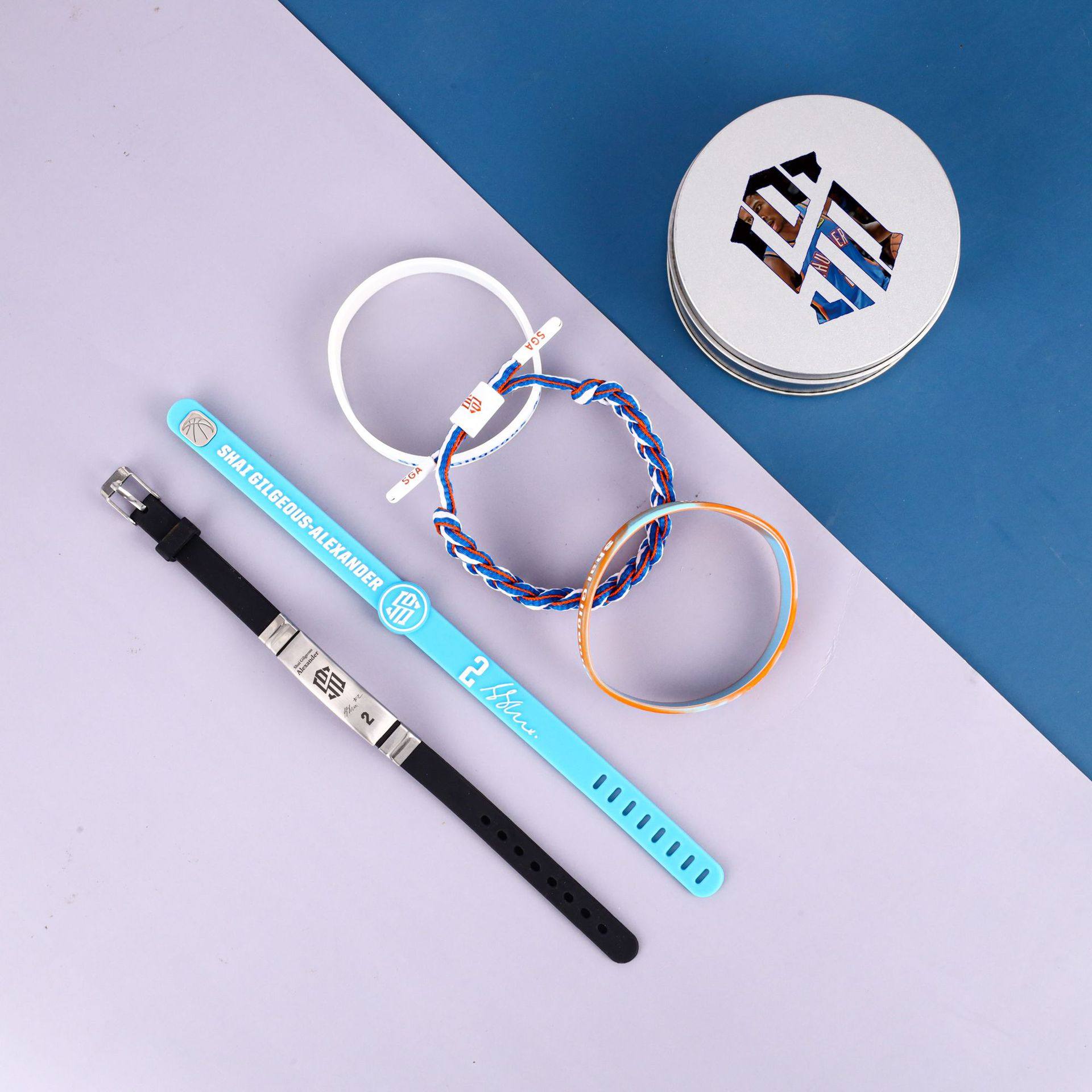 バスケットボールスターのリストバンドセット、蓄光シリコン製調節可能スポーツリストバンド、メンズ カリー＆アービングブレスレット。