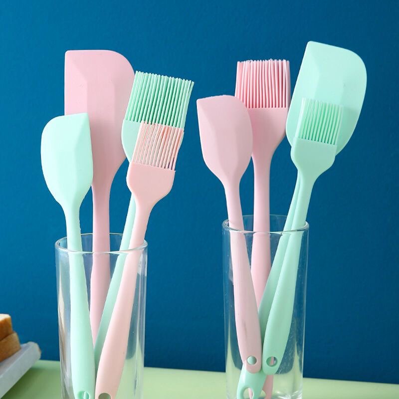 Набор посуды для выпекания 五件套食品级硅胶烘焙工具套装耐高温刮刀油刷打蛋器食品夹铲子 Luc