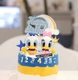 Cảnh phim hoạt hình thiếu nhi bánh sinh nhật trang trí đồ trang trí Donald Duck Mickey Mouse Daisy 2 búp bê ngồi - Trang trí nội thất