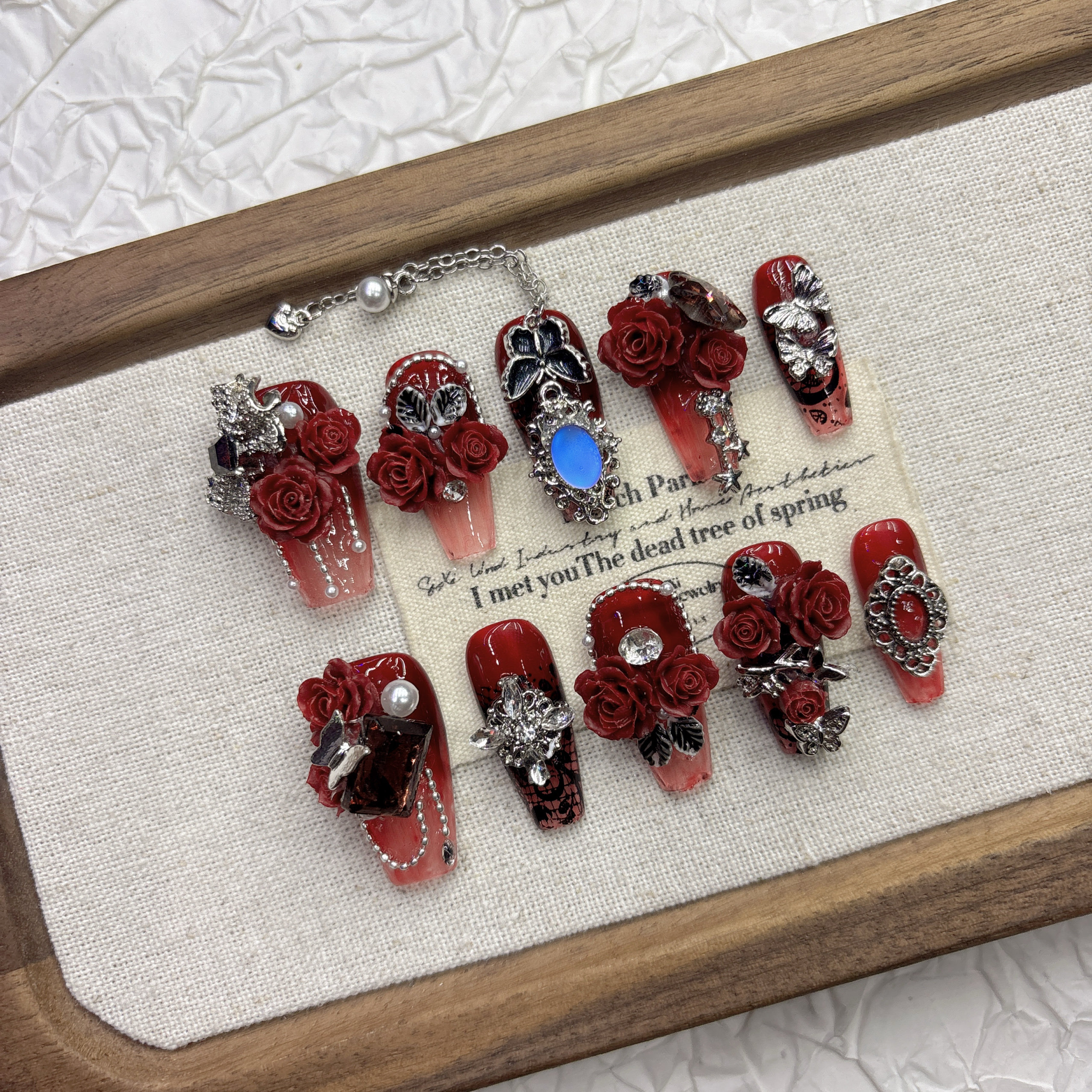 Dark red rose pure hand-worn nail, high-end feeling, cool and handsome nail art 2026 New Year's new product medium and long pointed model — wholesale press on nails detail view 5