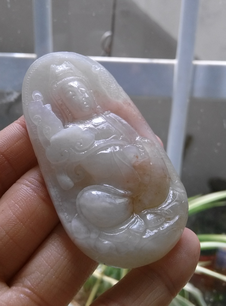 Tianjiao Jade Dushan Jade Ice Permeable White Guanyin Bodhisattva Natural Jade Jade Pendant Twelve Zodiac Pendant