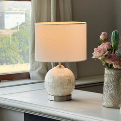 Nordic Simple Shell Texture Table Lamp Bedside Lamp Designer Decorative Lamp Off-White Round Atmosphere Lamp