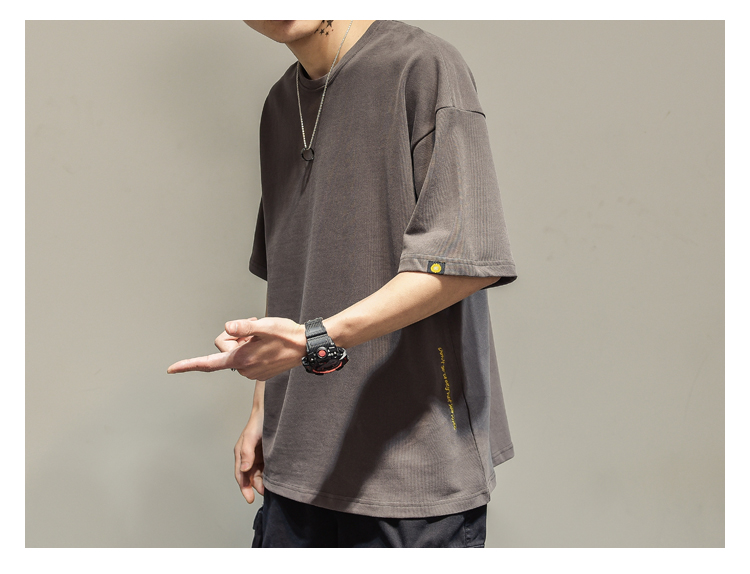 Áo thun nam cổ điển Nhật Bản màu rắn cổ tròn hip hop lỏng ngắn tay áo thun trẻ trung Hàn Quốc áo thun ngắn nam áo phông nam hàng hiệu