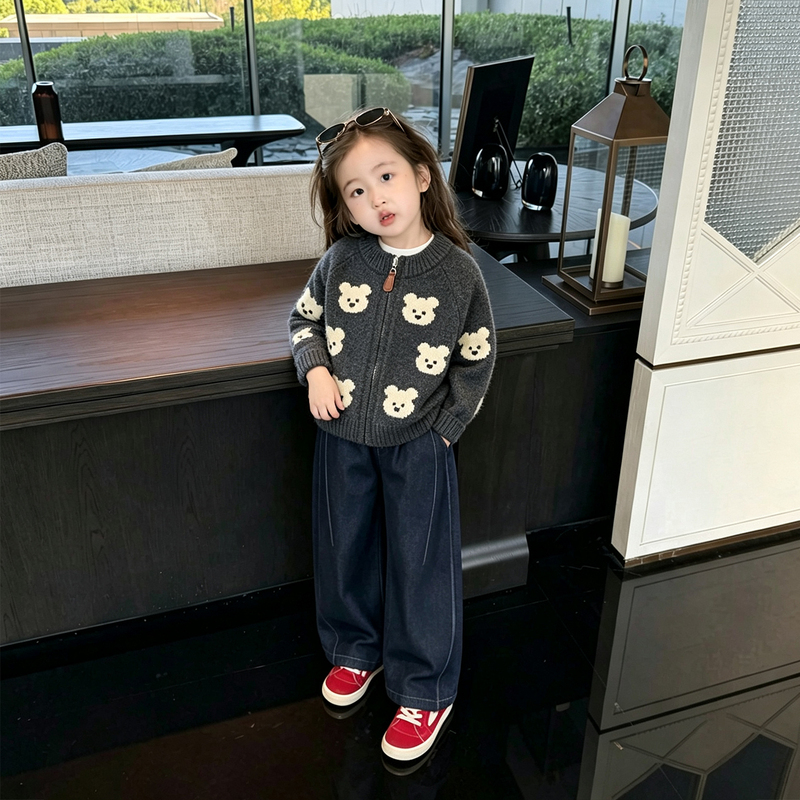 Girls' Sweater Jacket 2026 Autumn and Winter New Style Kidsren's Cute and Stylish Gray Bear Top Baby Knitwear Girls' Sweater Jacket 2026 Autumn and Winter New Style Kidsren's Cute and Stylish Gray Bear Top Baby Knitwear