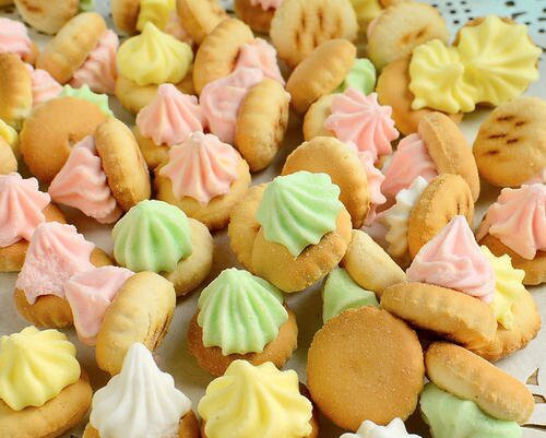 3 packs of fruity sticky flowers with classic snacks Fruity Mucus Cookies (sugar of belly button pasta snail) 130g