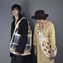 ZGUI Paper Ghost Retro Printed Single Shoulder Large Capacity Womens Bag Tide Mens Fashion Big Bag Casual Travel Bag