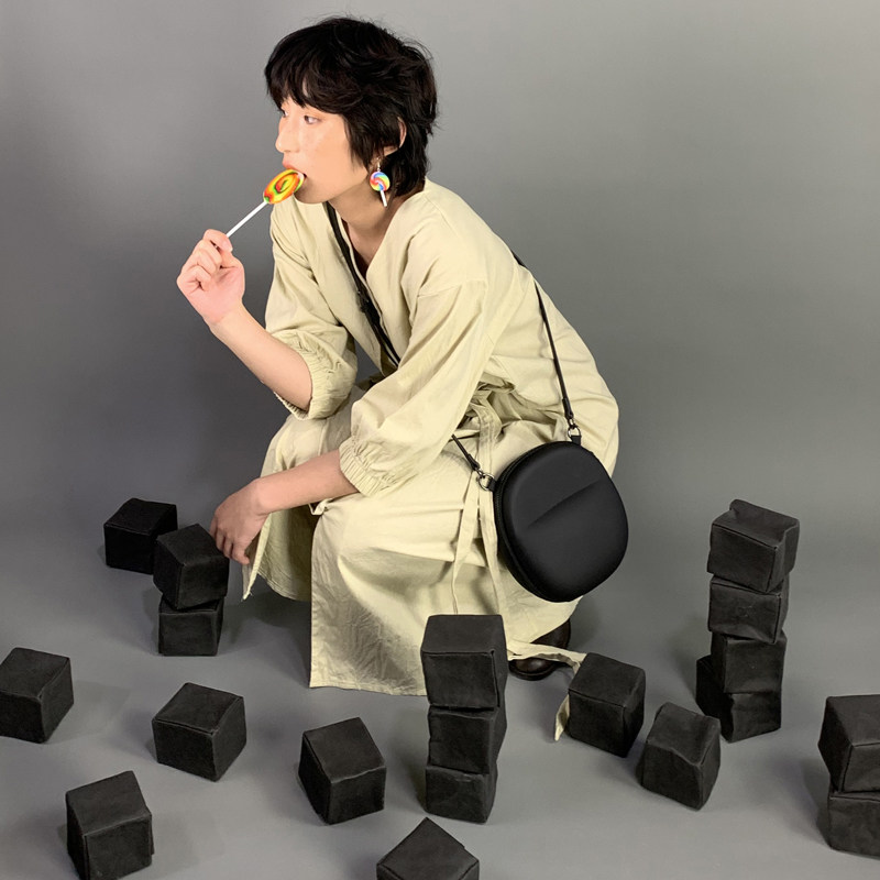 ZGUI Paper Ghost Original 3D Round Retro New One Shoulder Messenger Bag Women's Small Bag Fashion Cute Round Bag Women's Bag