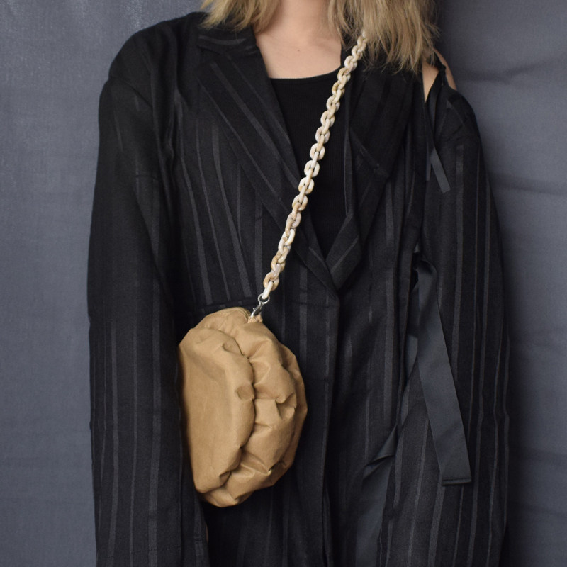 ZGUI Paper Ghost Original Design Kraft Paper Small Crowdsourced Round Single Shoulder Inclined Satchel Bag Retro Chain Flowers Bag