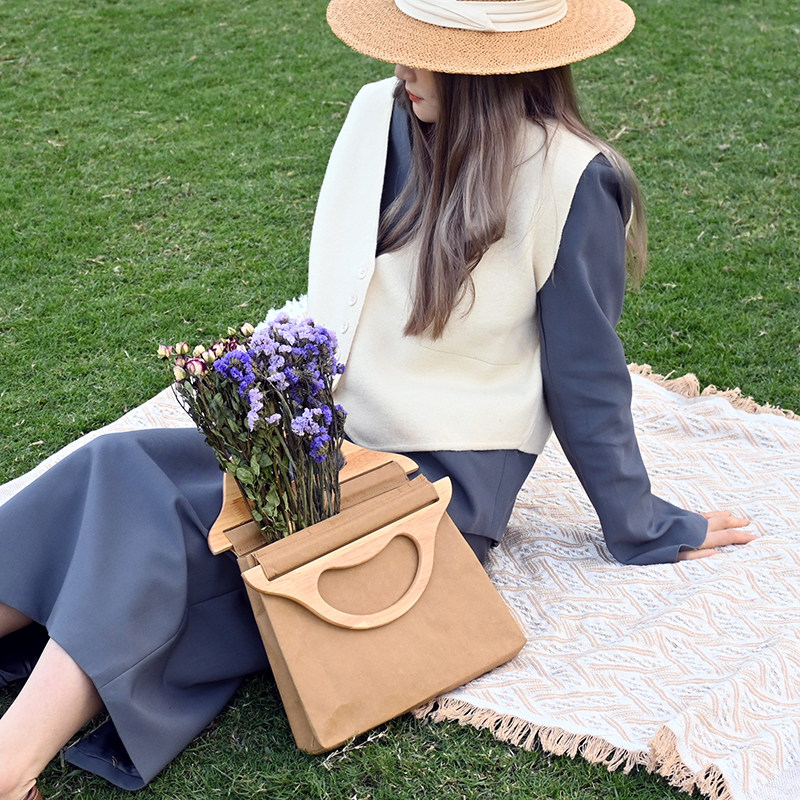 ZGUI Paper Ghost Original Retro Kraft Paper Bag Single Shoulder Handbag Holiday Hand Carry Bag Banquet Bag SMALL BAG