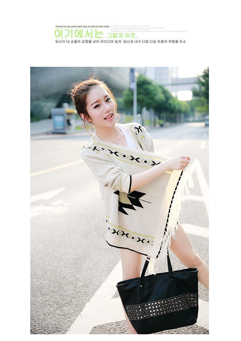 2018 mùa thu mới dài tay hoang dã áo len cardigan bất thường của phụ nữ mặc áo khoác ngoài tua rua cardigan nữ