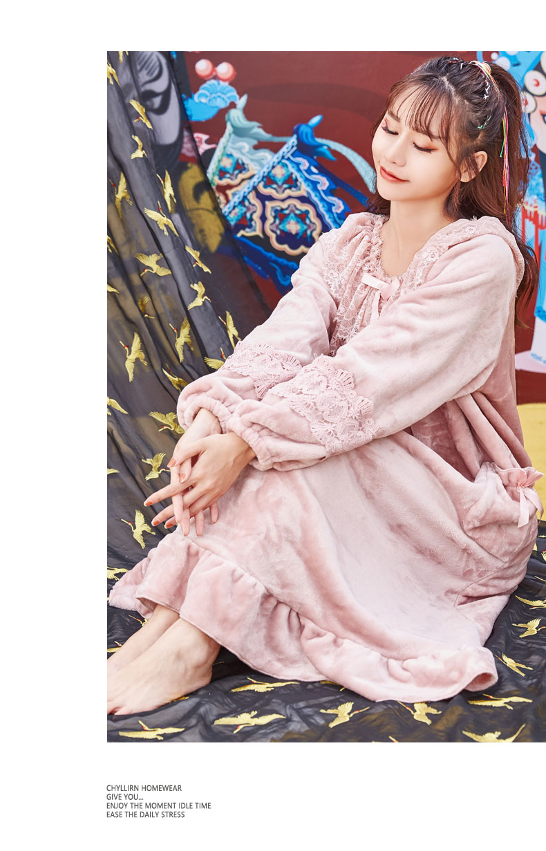 茜 Bộ đồ ngủ nhung san hô của phụ nữ mùa thu và mùa đông mới dày và ấm dài phần liền kề dịch vụ nhà flannel váy ngủ phụ nữ váy xuông phong cách