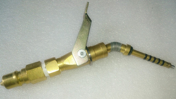 Bend-type internal expansion leak detection joint used for the detection of two devices with a small distance between the two copper bushings ∮7