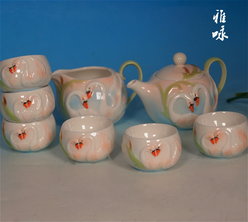 Men Swan Double Tea Cup Set Tea Set Quà tặng đám cưới Văn phòng Trang trí mặt bích bộ ấm pha trà hoa cúc