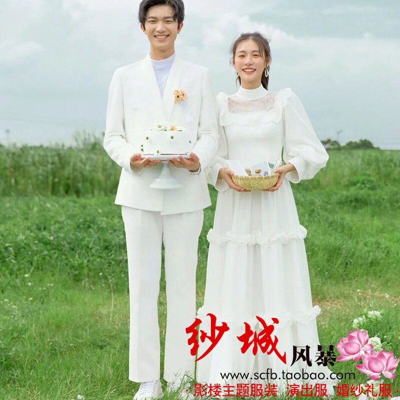 The new photo studio Sen Department location travel photography light gauze couple photo photography long-sleeved wedding dress white theme clothing
