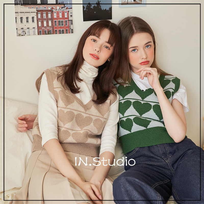 INstudio21 autumn winter South Korea LETTER FROM MOON LAMB wool jacquard V collar knitted vest waistcoat