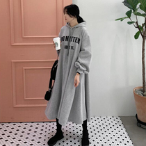 Korean version of maternity clothes 2021 spring and autumn sweaters womens long knee-length loose top trendy mom dress spring