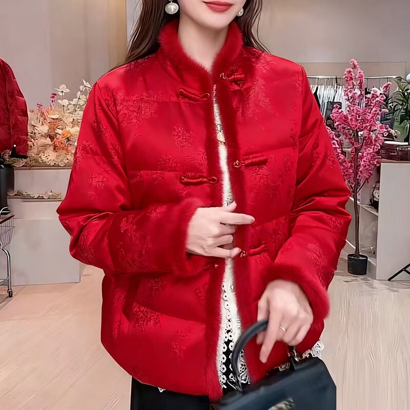 Trendy and Stylish Cotton Coat, New Chinese Style Red Button Short Cotton Jacket for Women, Stand Collar, High-End Feel, Petite Cotton-Padded Jacket