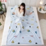Đi tàu ngủ giả tạo trên túi ngủ bẩn. Du lịch một lần, du lịch và đồ dùng khách sạn là tốt. - Túi ngủ túi ngủ 2 người