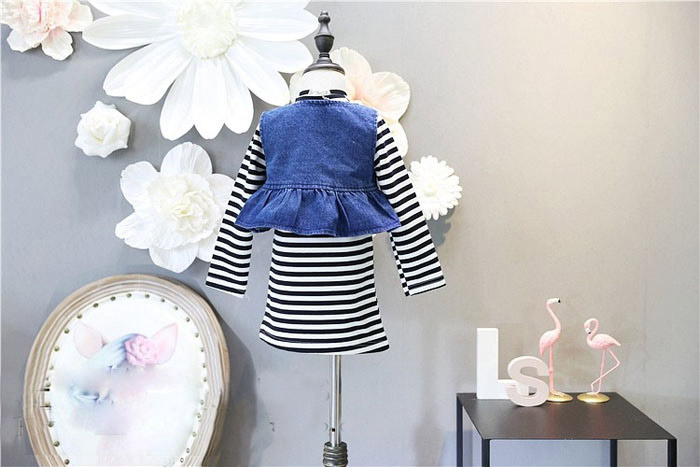 Bộ đồ trẻ em mùa thu 2018 mới cho bé gái thường diện xu hướng thời trang áo vest hai dây + áo sọc đồ bơi trẻ em