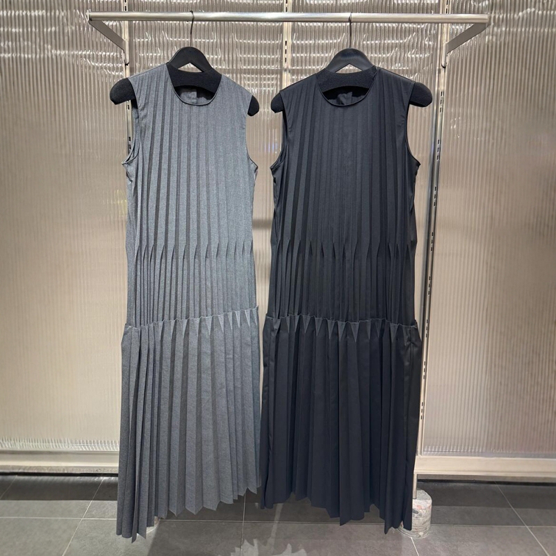 In Stock [Same Style as in Shopping Malls] 2026 Summer Sleeveless Accordion Pleated Dress, Feminine Mid-Length Tank Dress