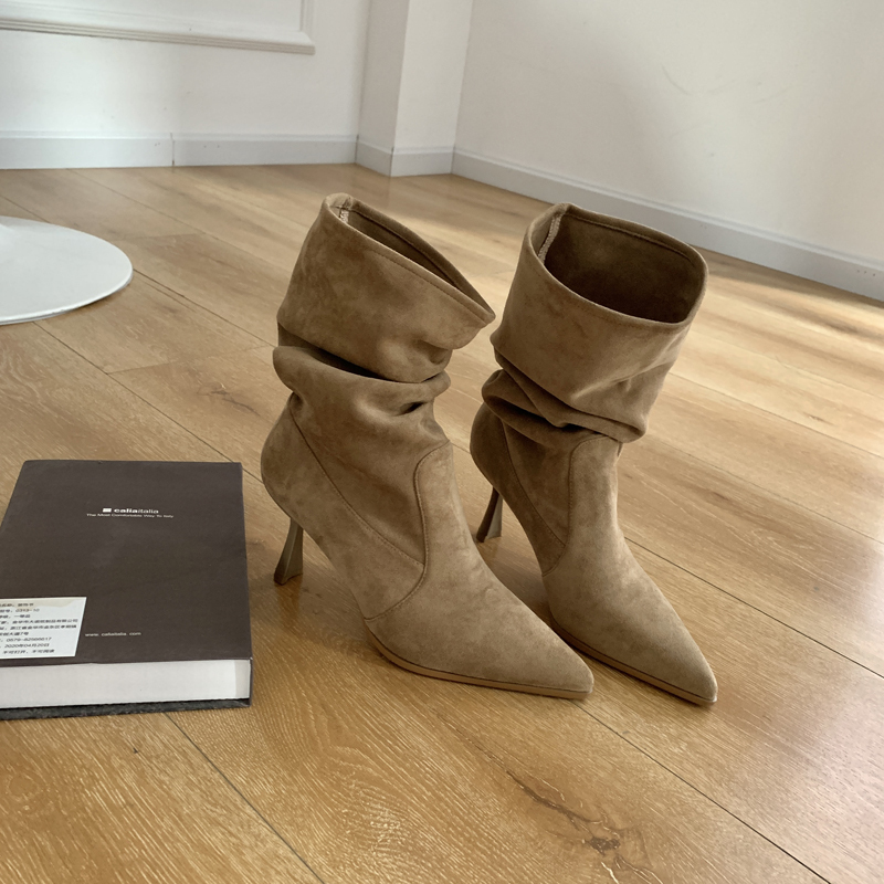 Song Xixi Versatile Short Boots with Thin Heels, High Heels, Western Cowboy Boots, Short Boots for Women, Beige Color, Slimming Mid-Calf Boots Song Xixi Versatile Short Boots with Thin Heels, High Heels, Western Cowboy Boots, Short Boots for Women, Beige Color, Slimming Mid-Calf Boots