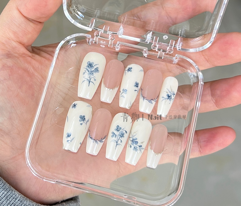 Small Bouquet |   Blue and White Porcelain Hand-Painted Watercolor French Style Handmade Wearable Nails