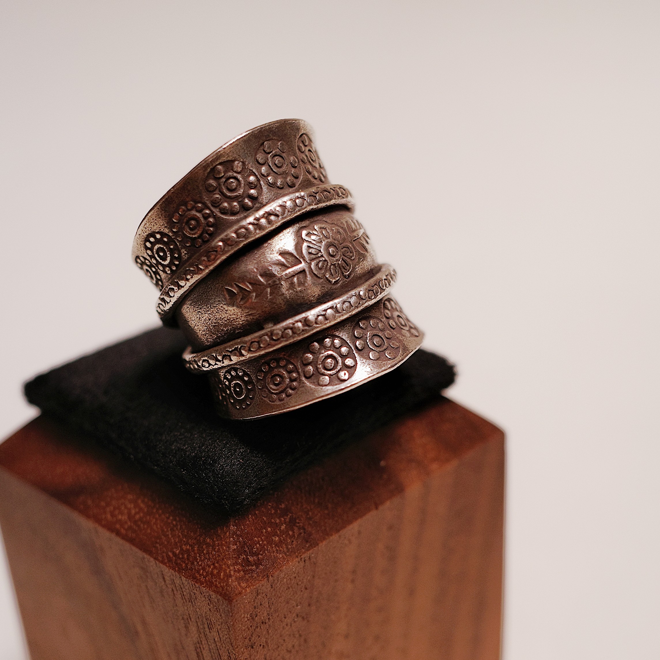 Made in Thailand, Xunye Chiang Mai handmade silver ring, vintage opening, adjustable