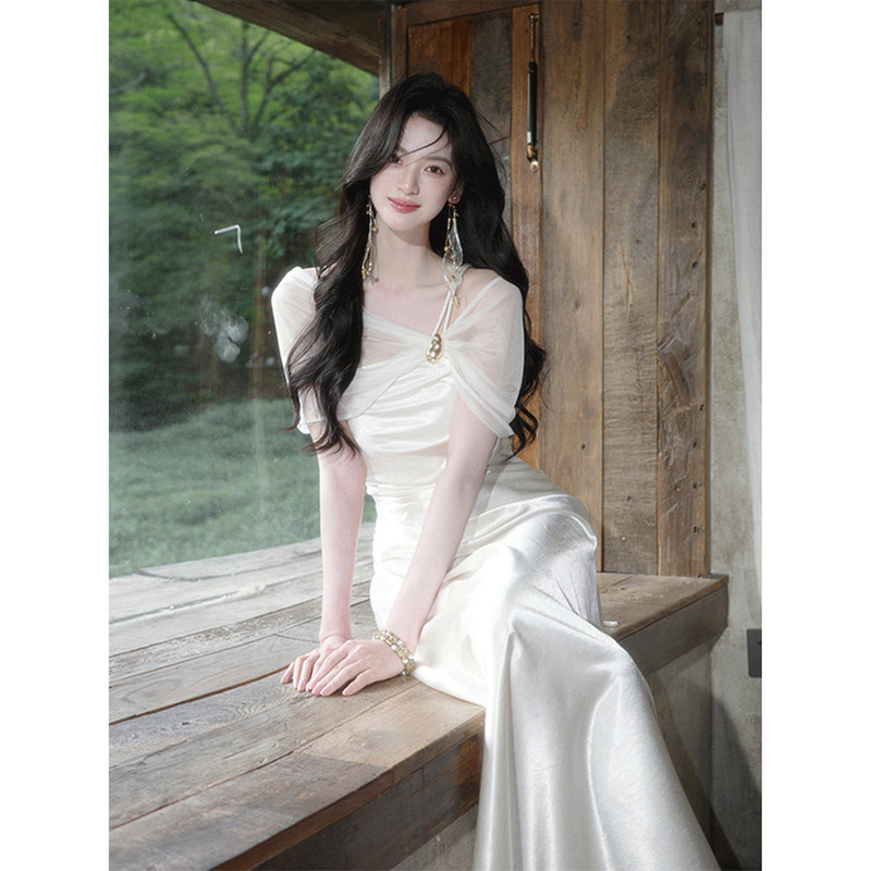 2026 Summer Design-Inspired One-Shoulder Satin Long Dress with Metal Buckle, Waist-Cinching Mermaid Style, High-End Luxury Gown