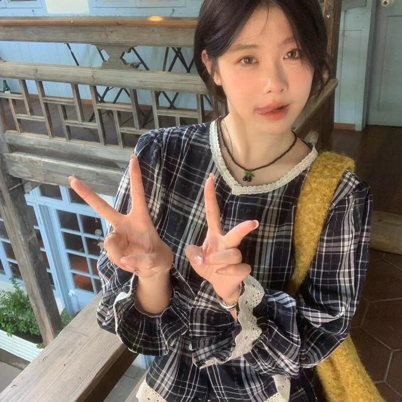 Early Autumn New Style Korean Lace Trim Patchwork Plaid Shirt for Petite Women, Loose Fit, Age-Reducing, Versatile Blouse Top
