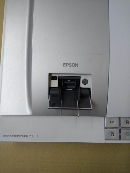 Máy quét phim ảnh Epson V350photo 135 phim quét liên tục HD tái tạo màu sắc tốt