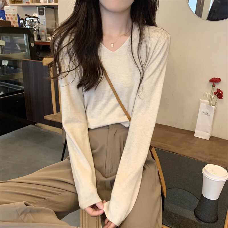 Oatmeal-Colored Spring and Autumn Clothing, Winter Korean Style Long-Sleeved V-Neck Pullover, Inner Layer Knitwear, Women's Loose Sweater Top
