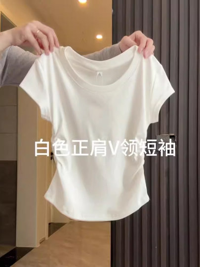 Korean Style Gentle Temperament, Blue Color Enhances Complexion and Makes You Look Slimmer, with a Design Featuring Ruching for a Slimming Effect, Regular Shoulder, Round Neck, Short Sleeves, Women's Summer, Simple and Versatile