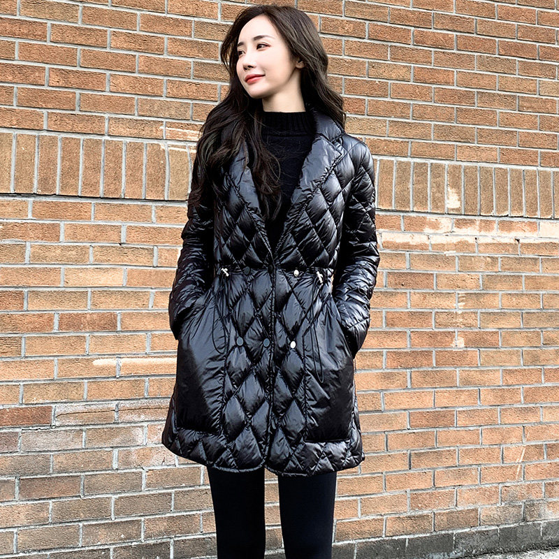 Black down jacket women's 2020 autumn and winter waist long version shiny suit collar light thickened white duck down jacket