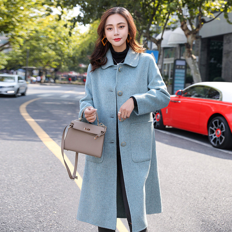 Anti-season 2020 new fur coats women in the middle of autumn Winter Korean version easing Hepburn wind over kneecap
