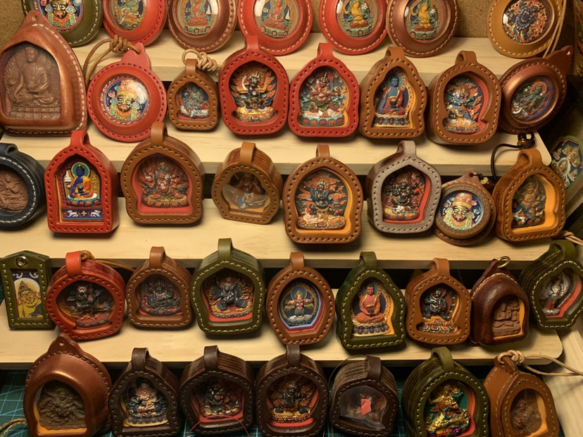 Wipe the Buddha Cow Leather Gäu Box Drug Wipe the protective sleeve Big black sky leather shell Donka Buddha Card Protective Sleeve Custom-Taobao