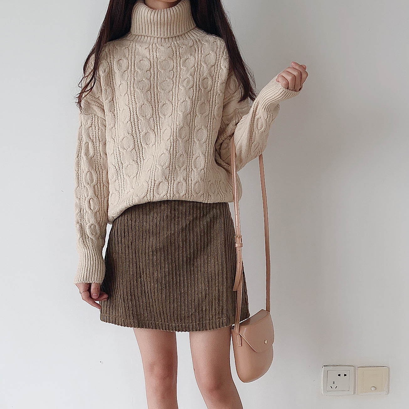 Retro CHIC giả alpaca dày dày xoắn đôi ve áo cao cổ áo nữ mùa thu và mùa đông mới cơ sở áo len màu rắn áo len cao cổ nữ hàn quốc