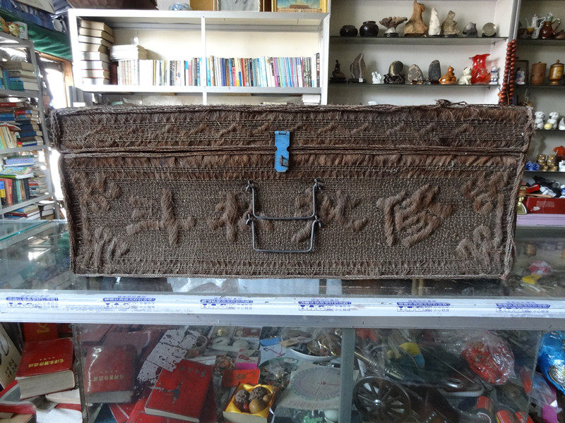 Antique collection Cultural Revolution The old wooden case with a bucket for a private instalment of the letter 