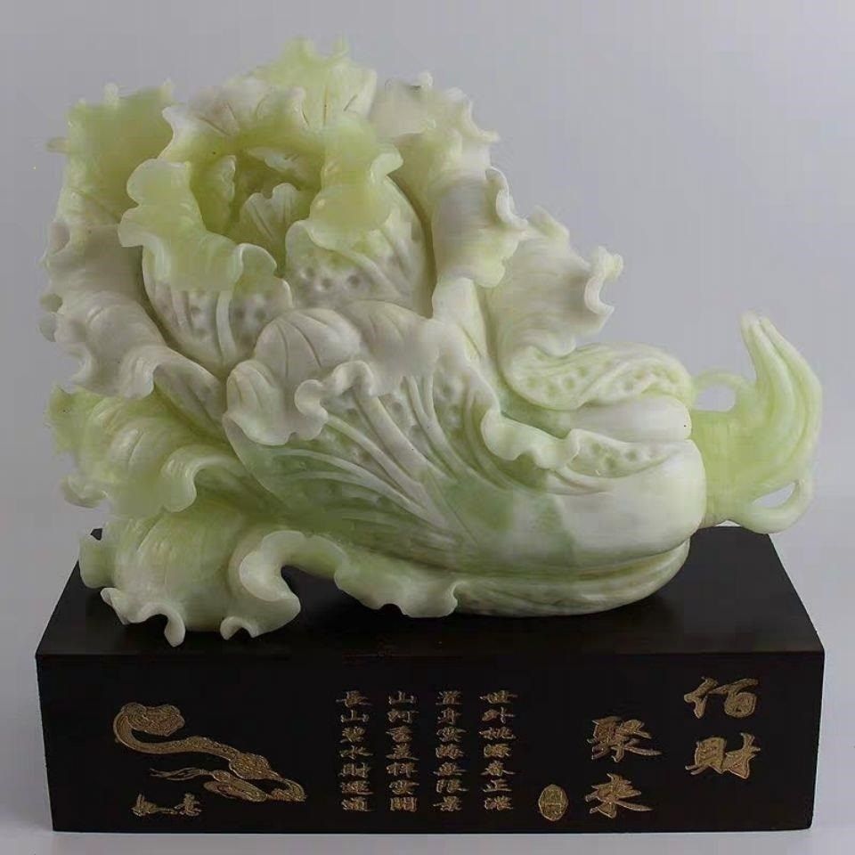 中国岫岩玉 白菜　置物　Jade carving xiuyan,china 中国岫岩玉 白菜 置物 Jade carving xiuyan,china