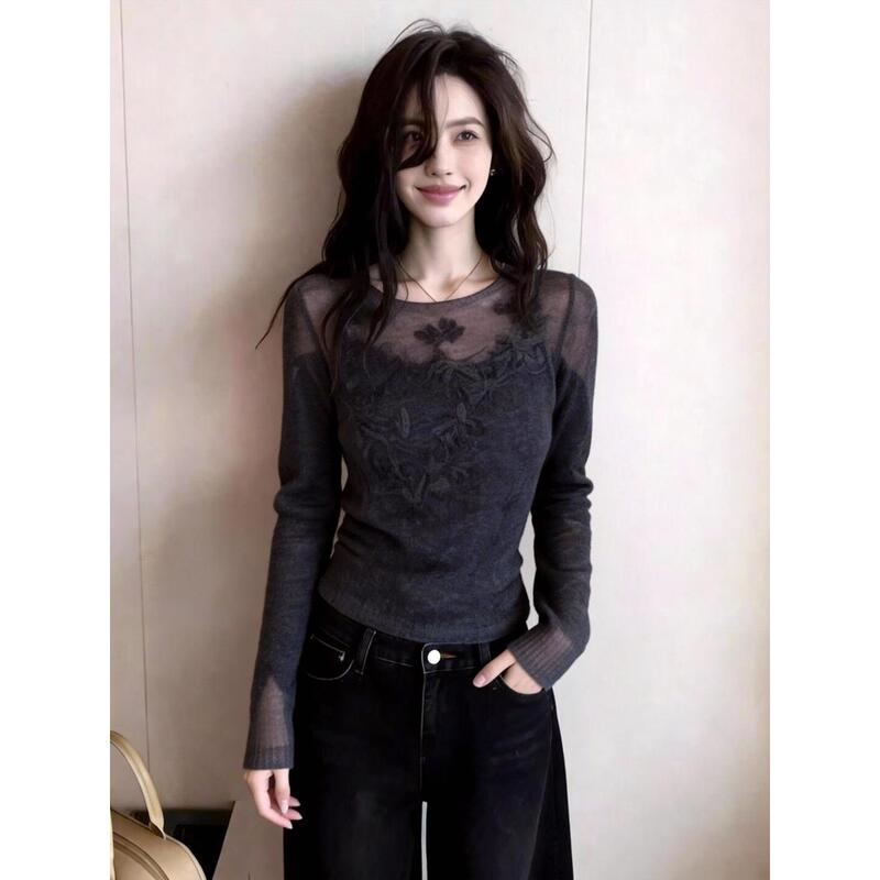 Counter Hot Item Clearance French-Style Gray Lace Embroidered Top for Women, Early Spring, Loose Fit, Slimming, Slightly Sheer, Versatile T-Shirt