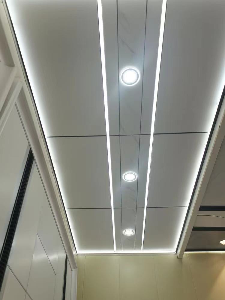 Black ultra-narrow luminous keel luminous closed edge line luminous decorative strip integrated ceiling aluminium buckle plate honeycomb plate assorted