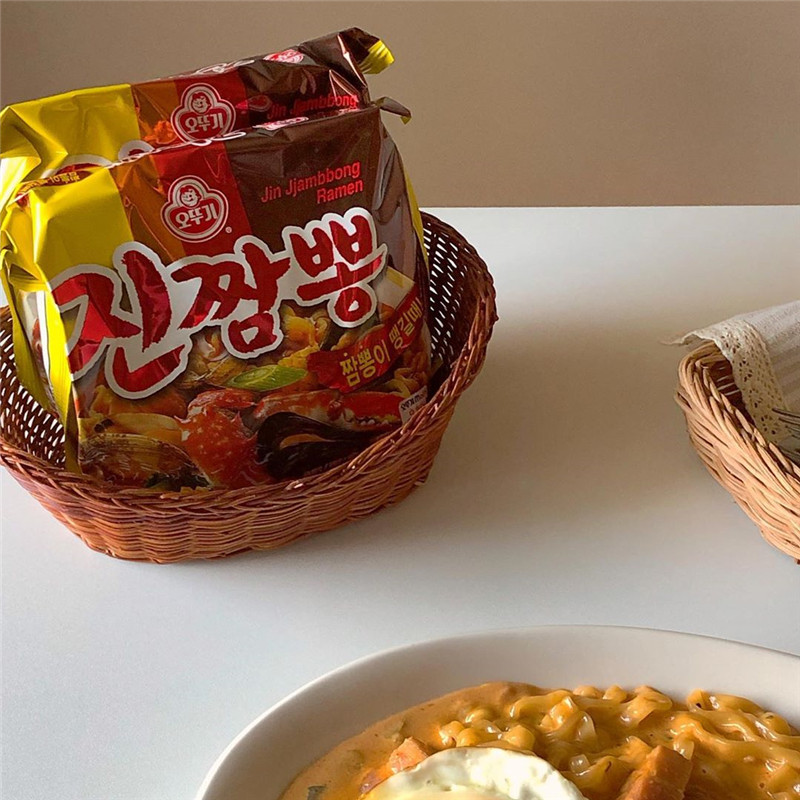 SOUTH Korea imported SNACK TUMBLER RUN MAN SOUP real seafood RAMEN INSTANT INSTANT noodles BAGGED 130G