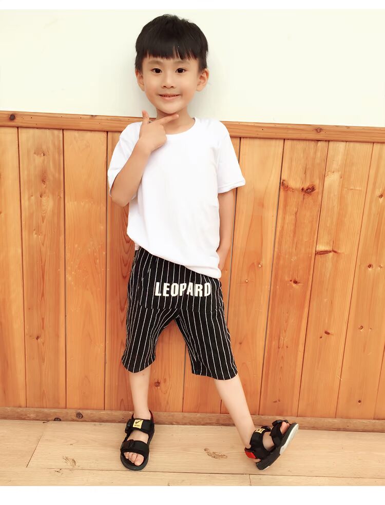 18 bé trai ngắn tay mùa hè và bé gái áo thun trắng cotton bé màu rắn nửa tay áo trẻ em lớn một gia đình ba người quần áo gia đình