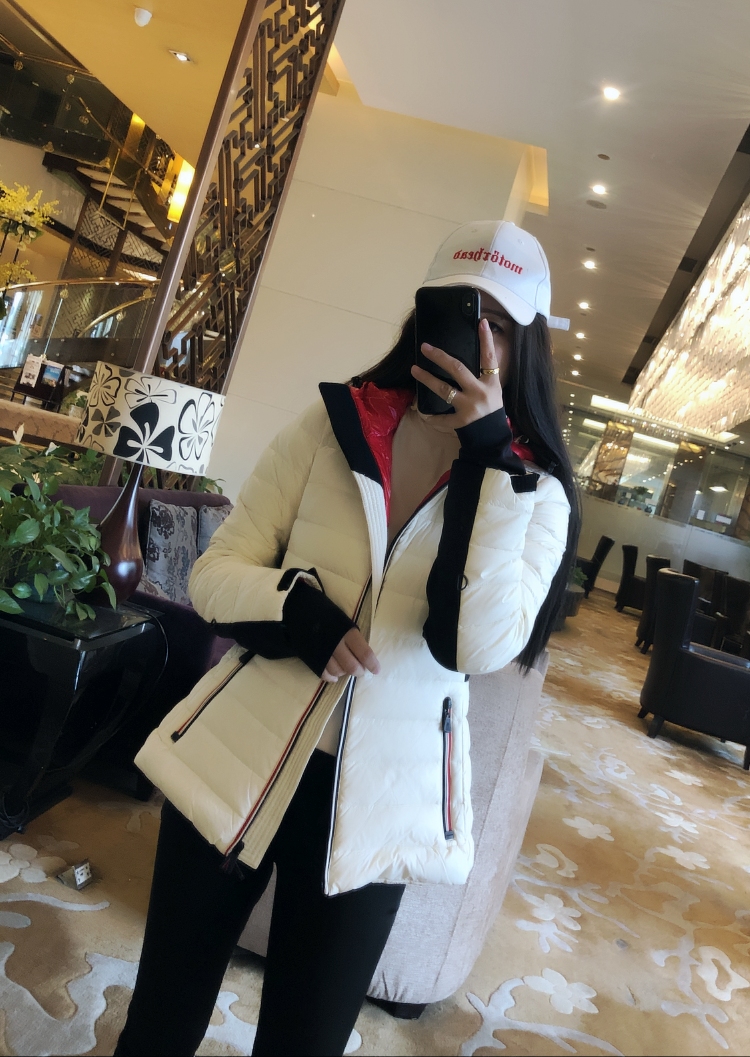 This color of winter looks all warm and ~ down to serve a small child in a thick and short fashion temperament