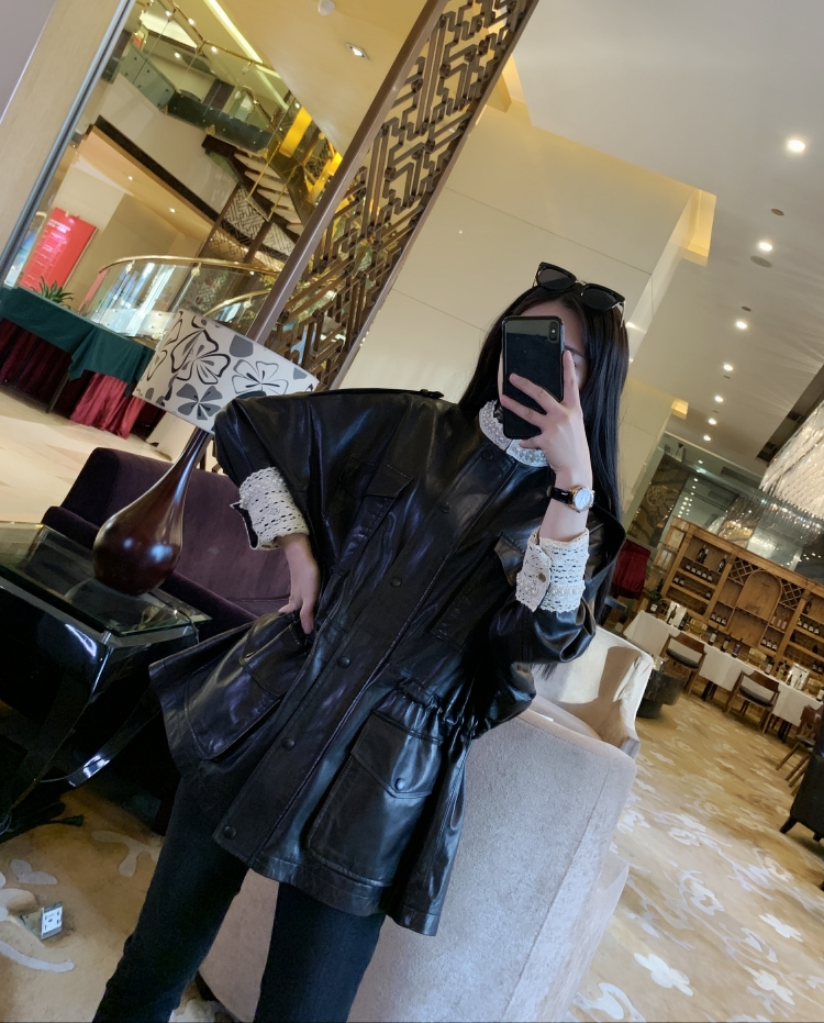 Cuff is lace pearl sleeve ~ 2022 new high - end mid - long skin coat female leather sheep skin