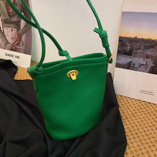 Сумка через плечо, модная кожаная оригинальная сумка на одно плечо, маленькая небольшая сумка, из натуральной кожи, коллекция 2023, воловья кожа