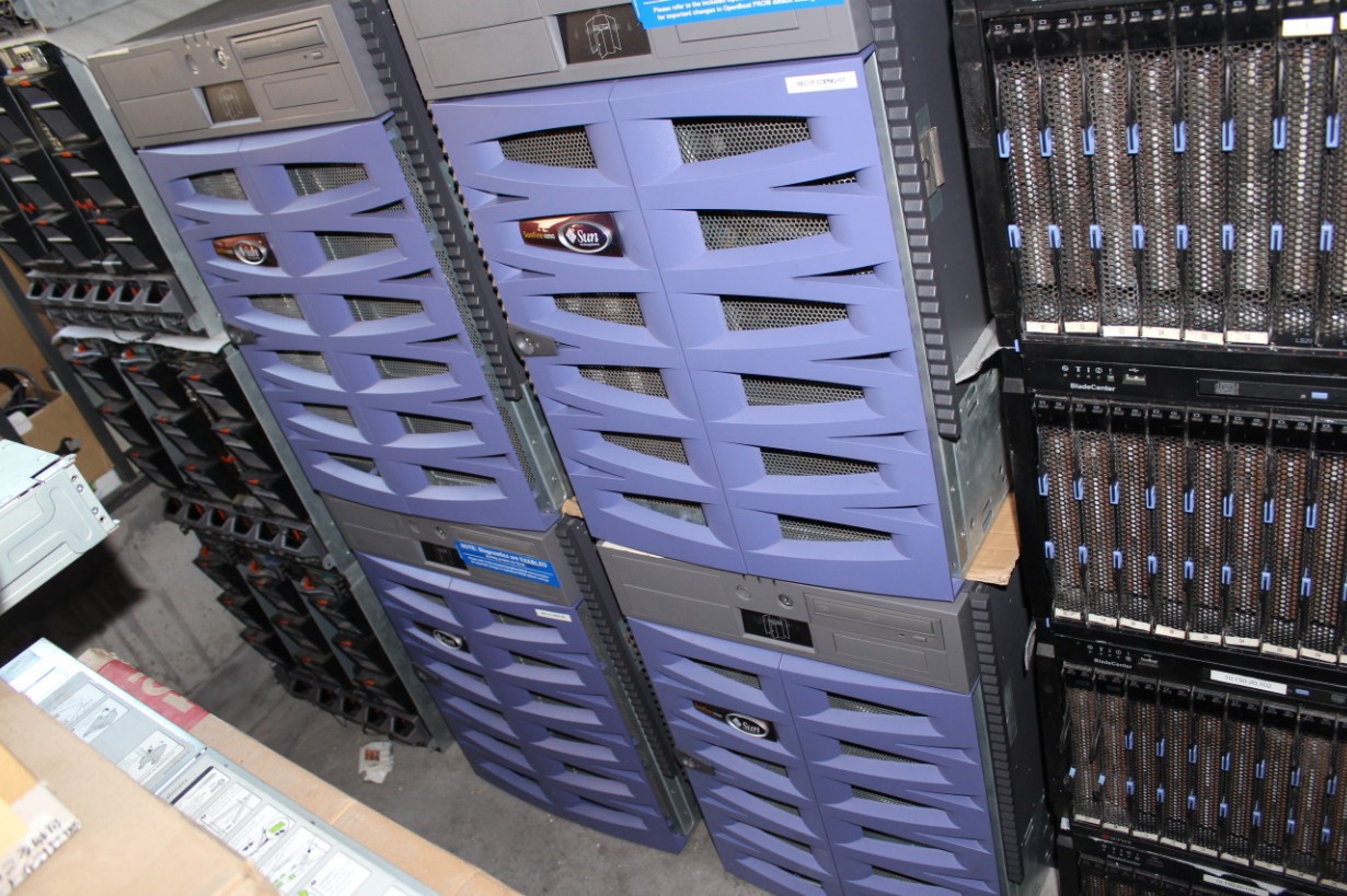 Unit prepared SUN V890 brand new color 2-way 1 35G rack 8G memory brand new color